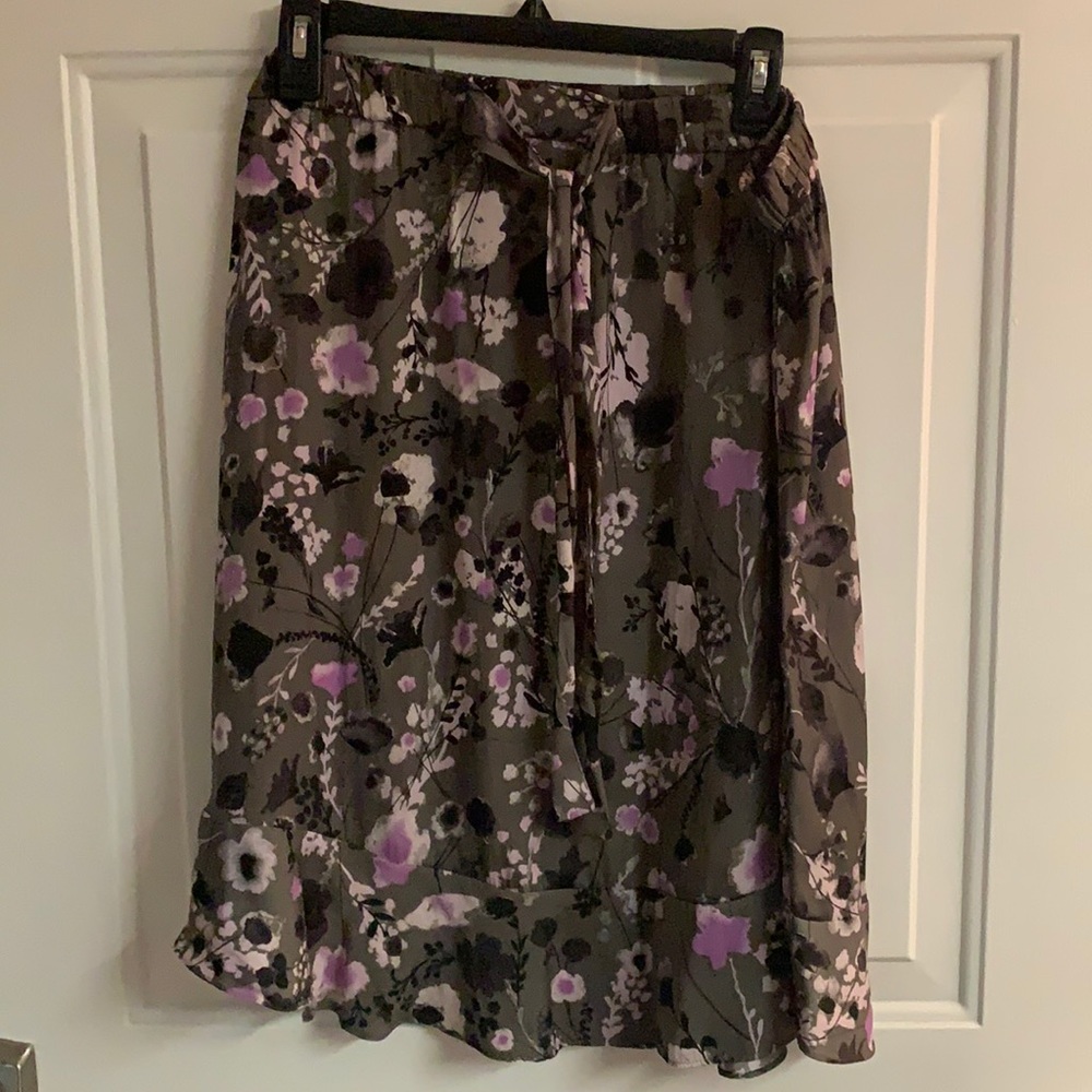🔴New with tag Joe Fresh 100% polyester skirt.